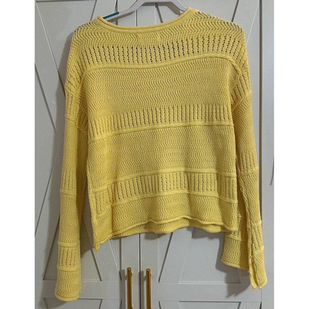 No Boundaries Women's Yellow Solid Crew Neck Pullover Sweater Long Sleeve M